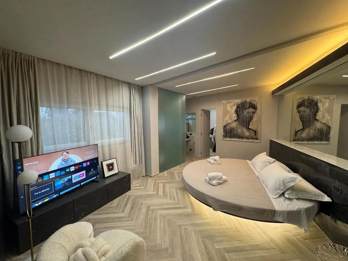 Florence Ercole Suite With Jacuzzi Pool